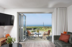 Sea Breeze, Newquay